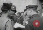 Immagine di Scambio di prigionieri tra alleati e nazisti tedeschi Francia, 1945, secondo 12 filmato di repertorio 65675080820