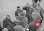 Immagine di Scambio di prigionieri tra alleati e nazisti tedeschi Francia, 1945, secondo 22 filmato di repertorio 65675080820