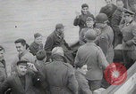 Immagine di Scambio di prigionieri tra alleati e nazisti tedeschi Francia, 1945, secondo 24 filmato di repertorio 65675080820