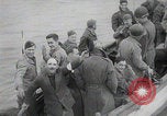 Immagine di Scambio di prigionieri tra alleati e nazisti tedeschi Francia, 1945, secondo 25 filmato di repertorio 65675080820