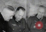 Immagine di Scambio di prigionieri tra alleati e nazisti tedeschi Francia, 1945, secondo 45 filmato di repertorio 65675080820