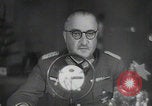 Immagine di Scambio di prigionieri tra alleati e nazisti tedeschi Francia, 1945, secondo 55 filmato di repertorio 65675080820