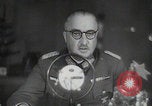 Immagine di Scambio di prigionieri tra alleati e nazisti tedeschi Francia, 1945, secondo 56 filmato di repertorio 65675080820