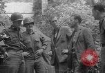 Standbild entflohene Piloten der US-Armee Italien, 1944, aus Sekunde 1 historischem Filmmaterial Videoclip 65675080866