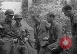 Standbild entflohene Piloten der US-Armee Italien, 1944, aus Sekunde 6 historischem Filmmaterial Videoclip 65675080866