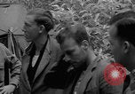 Standbild entflohene Piloten der US-Armee Italien, 1944, aus Sekunde 8 historischem Filmmaterial Videoclip 65675080866
