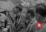 Standbild entflohene Piloten der US-Armee Italien, 1944, aus Sekunde 20 historischem Filmmaterial Videoclip 65675080866