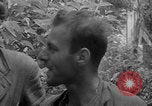 Standbild entflohene Piloten der US-Armee Italien, 1944, aus Sekunde 25 historischem Filmmaterial Videoclip 65675080866