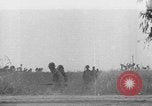 Standbild Amerikanische FSSF-Soldaten zu Fuß Italien, 1944, aus Sekunde 1 historischem Filmmaterial Videoclip 65675080868