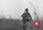 Standbild Amerikanische FSSF-Soldaten zu Fuß Italien, 1944, aus Sekunde 22 historischem Filmmaterial Videoclip 65675080868