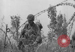 Standbild Amerikanische FSSF-Soldaten zu Fuß Italien, 1944, aus Sekunde 40 historischem Filmmaterial Videoclip 65675080868