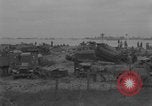 Image L'armée américaine sécurise le secteur Easy Red Normandie, France, 1944, de la seconde 26 séquences d'archives historiques vidéo 65675080935