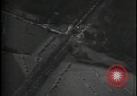 Image Attaque par mitrailleuse sur un train Europe, 1944, de la seconde 7 séquences d'archives historiques vidéo 65675080964