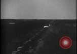 Image Attaque par mitrailleuse sur un train Europe, 1944, de la seconde 16 séquences d'archives historiques vidéo 65675080964