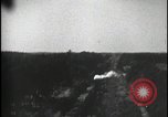 Image Attaque par mitrailleuse sur un train Europe, 1944, de la seconde 19 séquences d'archives historiques vidéo 65675080964