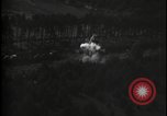 Image Attaque par mitrailleuse sur un train Europe, 1944, de la seconde 28 séquences d'archives historiques vidéo 65675080964