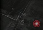Image Attaque par mitrailleuse sur un train Europe, 1944, de la seconde 36 séquences d'archives historiques vidéo 65675080964