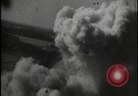 Image Attaque par mitrailleuse sur un train Europe, 1944, de la seconde 43 séquences d'archives historiques vidéo 65675080964