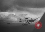 Standbild B-24-Bomber kehren vom Einsatz zurück Aleutian Islands Alaska USA, 1942, aus Sekunde 4 historischem Filmmaterial Videoclip 65675080981