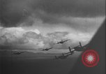 Standbild B-24-Bomber kehren vom Einsatz zurück Aleutian Islands Alaska USA, 1942, aus Sekunde 5 historischem Filmmaterial Videoclip 65675080981