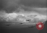 Standbild B-24-Bomber kehren vom Einsatz zurück Aleutian Islands Alaska USA, 1942, aus Sekunde 7 historischem Filmmaterial Videoclip 65675080981