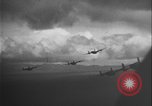 Standbild B-24-Bomber kehren vom Einsatz zurück Aleutian Islands Alaska USA, 1942, aus Sekunde 8 historischem Filmmaterial Videoclip 65675080981
