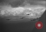 Standbild B-24-Bomber kehren vom Einsatz zurück Aleutian Islands Alaska USA, 1942, aus Sekunde 9 historischem Filmmaterial Videoclip 65675080981
