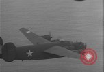 Standbild B-24-Bomber kehren vom Einsatz zurück Aleutian Islands Alaska USA, 1942, aus Sekunde 18 historischem Filmmaterial Videoclip 65675080981