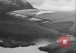 Standbild B-24-Bomber kehren vom Einsatz zurück Aleutian Islands Alaska USA, 1942, aus Sekunde 22 historischem Filmmaterial Videoclip 65675080981