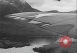 Standbild B-24-Bomber kehren vom Einsatz zurück Aleutian Islands Alaska USA, 1942, aus Sekunde 24 historischem Filmmaterial Videoclip 65675080981