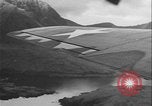 Standbild B-24-Bomber kehren vom Einsatz zurück Aleutian Islands Alaska USA, 1942, aus Sekunde 25 historischem Filmmaterial Videoclip 65675080981