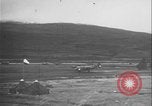 Standbild B-24-Bomber kehren vom Einsatz zurück Aleutian Islands Alaska USA, 1942, aus Sekunde 33 historischem Filmmaterial Videoclip 65675080981