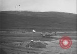 Standbild B-24-Bomber kehren vom Einsatz zurück Aleutian Islands Alaska USA, 1942, aus Sekunde 34 historischem Filmmaterial Videoclip 65675080981