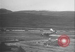Standbild B-24-Bomber kehren vom Einsatz zurück Aleutian Islands Alaska USA, 1942, aus Sekunde 35 historischem Filmmaterial Videoclip 65675080981