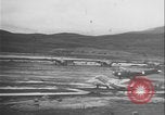 Standbild B-24-Bomber kehren vom Einsatz zurück Aleutian Islands Alaska USA, 1942, aus Sekunde 38 historischem Filmmaterial Videoclip 65675080981