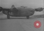 Standbild B-24-Bomber kehren vom Einsatz zurück Aleutian Islands Alaska USA, 1942, aus Sekunde 41 historischem Filmmaterial Videoclip 65675080981