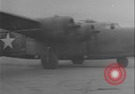 Standbild B-24-Bomber kehren vom Einsatz zurück Aleutian Islands Alaska USA, 1942, aus Sekunde 43 historischem Filmmaterial Videoclip 65675080981