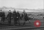 Standbild B-24-Bomber kehren vom Einsatz zurück Aleutian Islands Alaska USA, 1942, aus Sekunde 60 historischem Filmmaterial Videoclip 65675080981