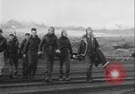 Standbild B-24-Bomber kehren vom Einsatz zurück Aleutian Islands Alaska USA, 1942, aus Sekunde 61 historischem Filmmaterial Videoclip 65675080981