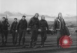 Standbild B-24-Bomber kehren vom Einsatz zurück Aleutian Islands Alaska USA, 1942, aus Sekunde 62 historischem Filmmaterial Videoclip 65675080981