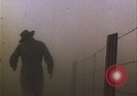 Immagine di danni alle colture causati dalla piaga delle cavallette United States USA, 1951, secondo 34 filmato di repertorio 65675081010