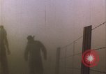 Immagine di danni alle colture causati dalla piaga delle cavallette United States USA, 1951, secondo 36 filmato di repertorio 65675081010